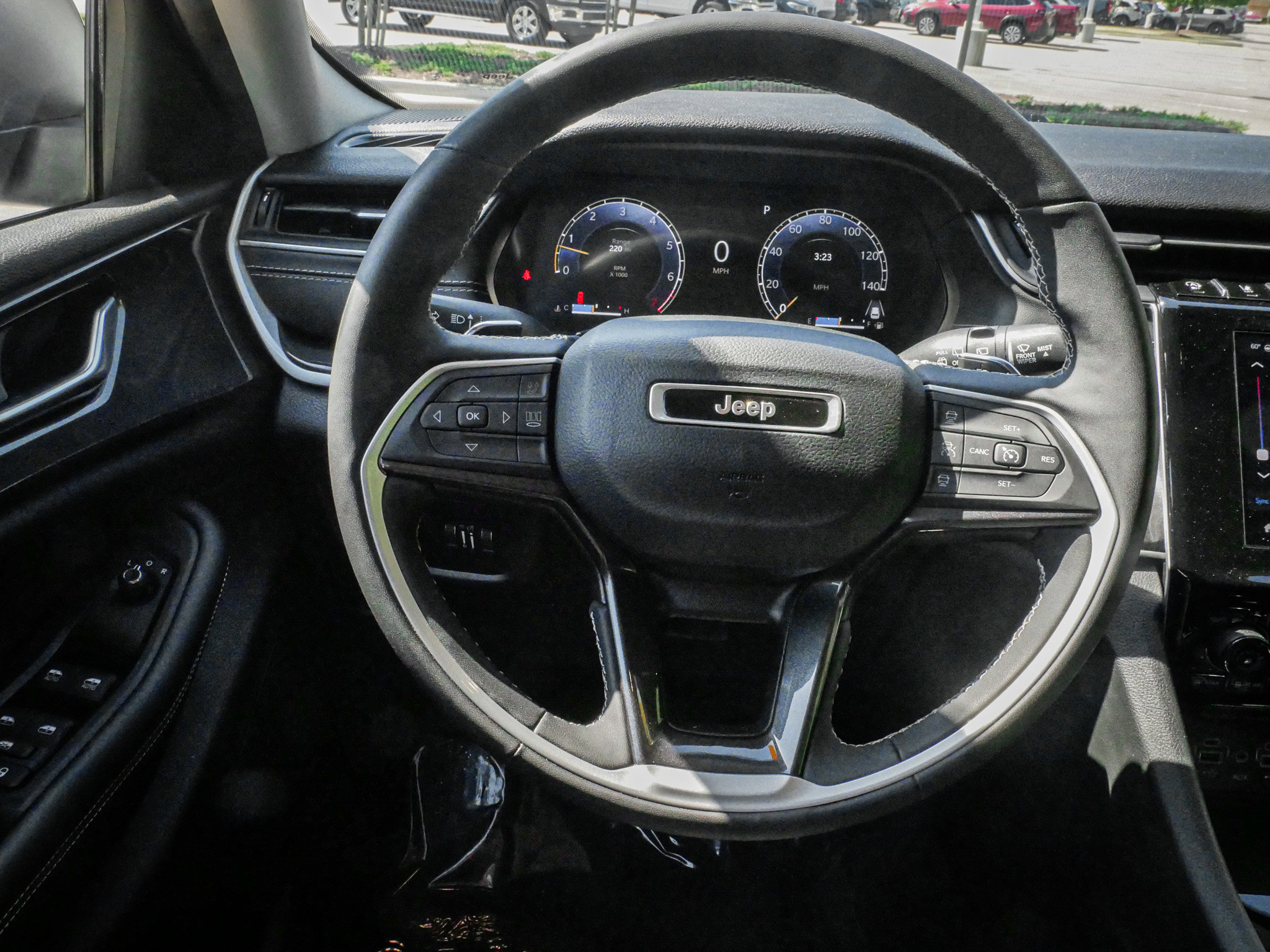 Used 2023 Jeep Grand Cherokee L Laredo w/ Luxury Tech Group I AWD/4WD image 18