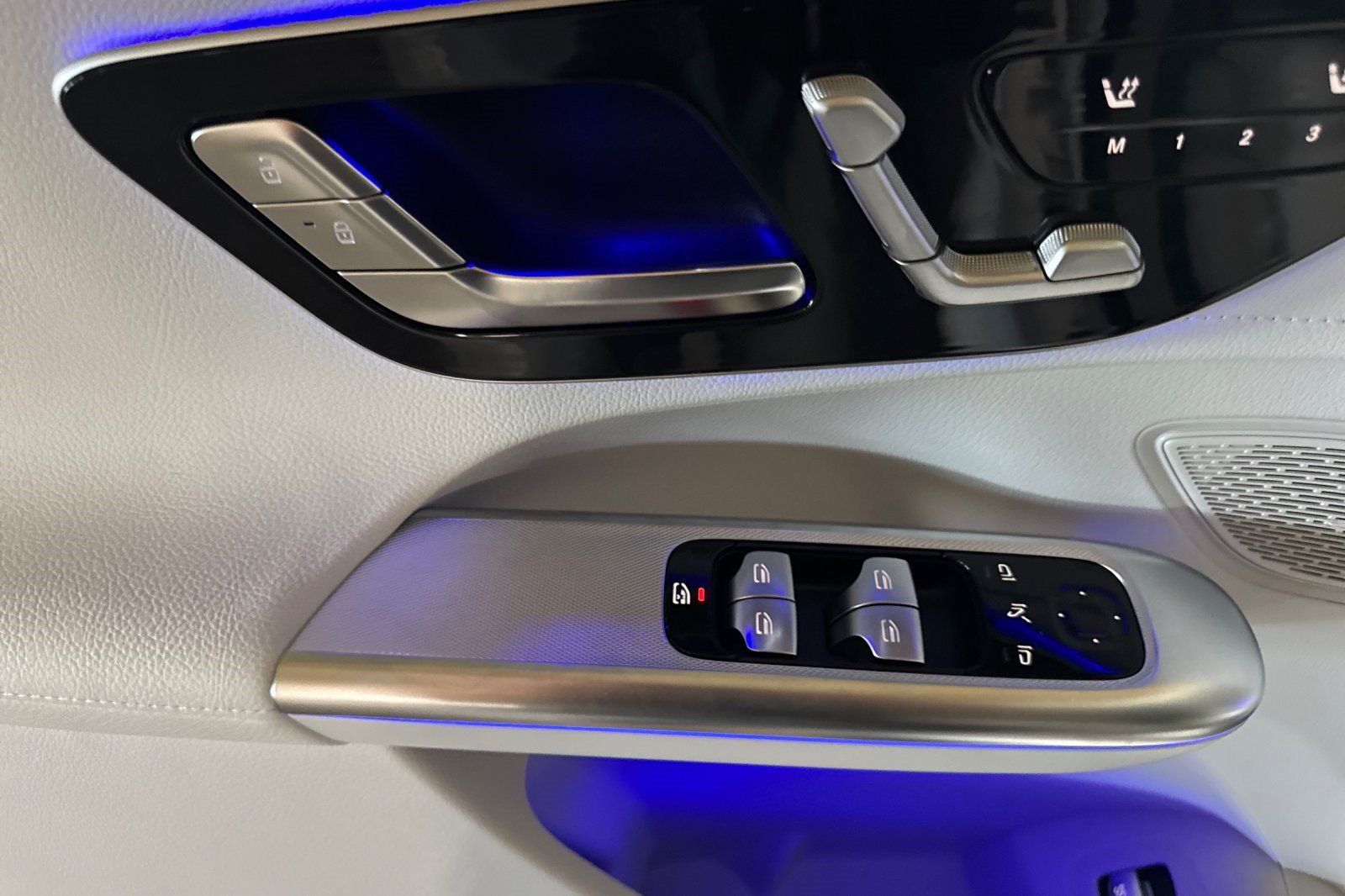 New 2027 Mercedes-Benz EQE 320 4MATIC SUV image 13
