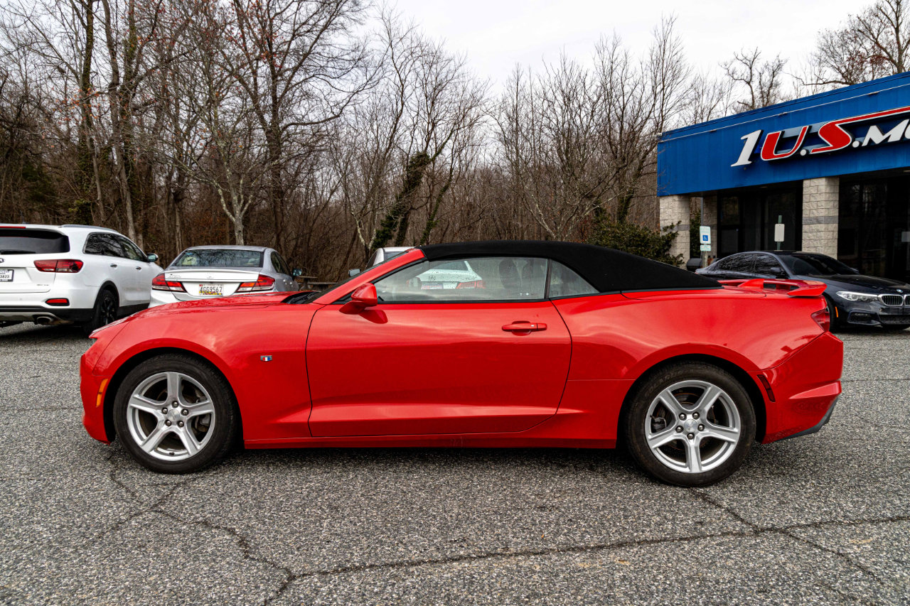 Used 2019 Chevrolet Camaro LT image 3
