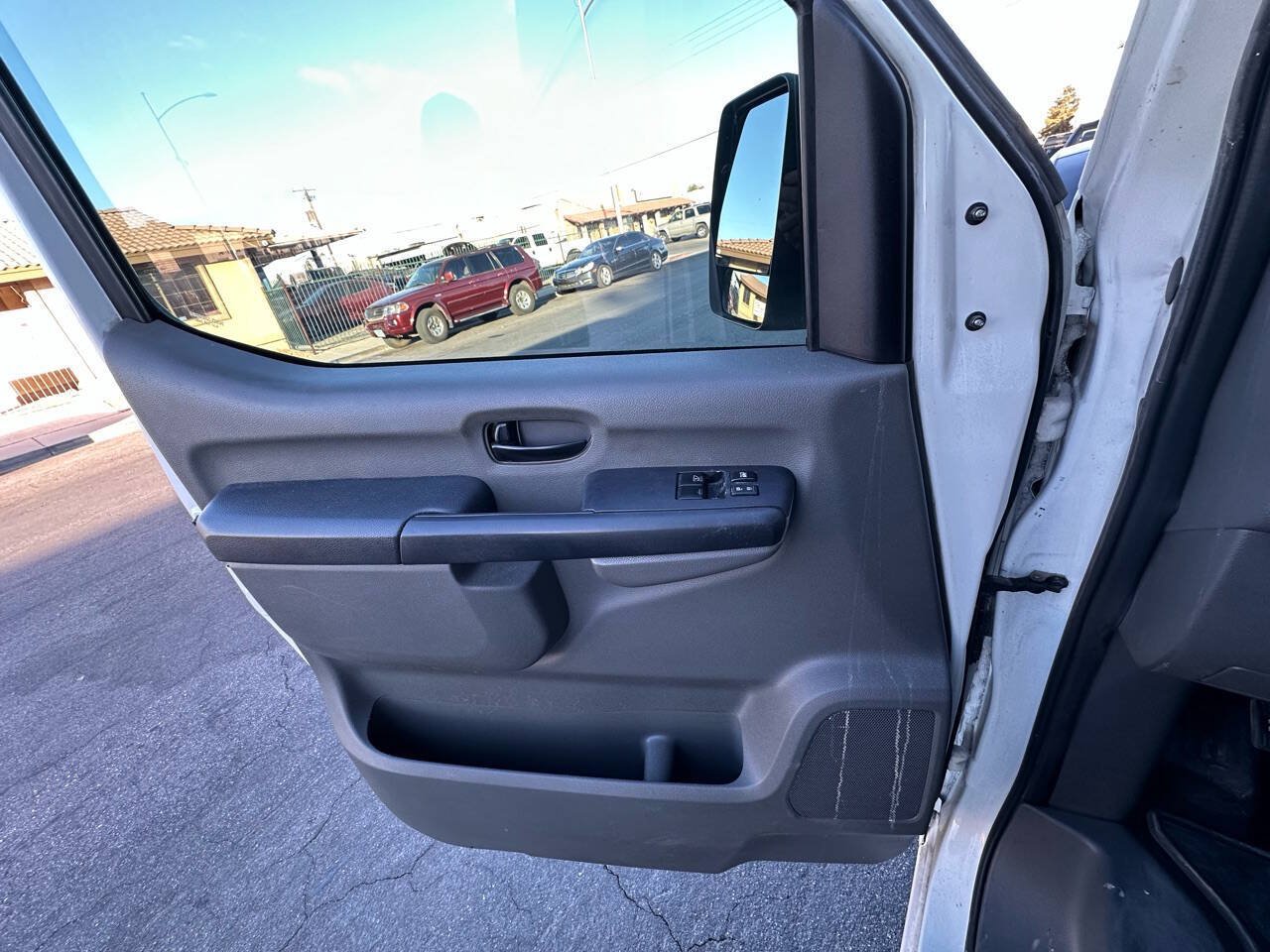 Used 2017 Nissan NV 2500 SV RWD image 23