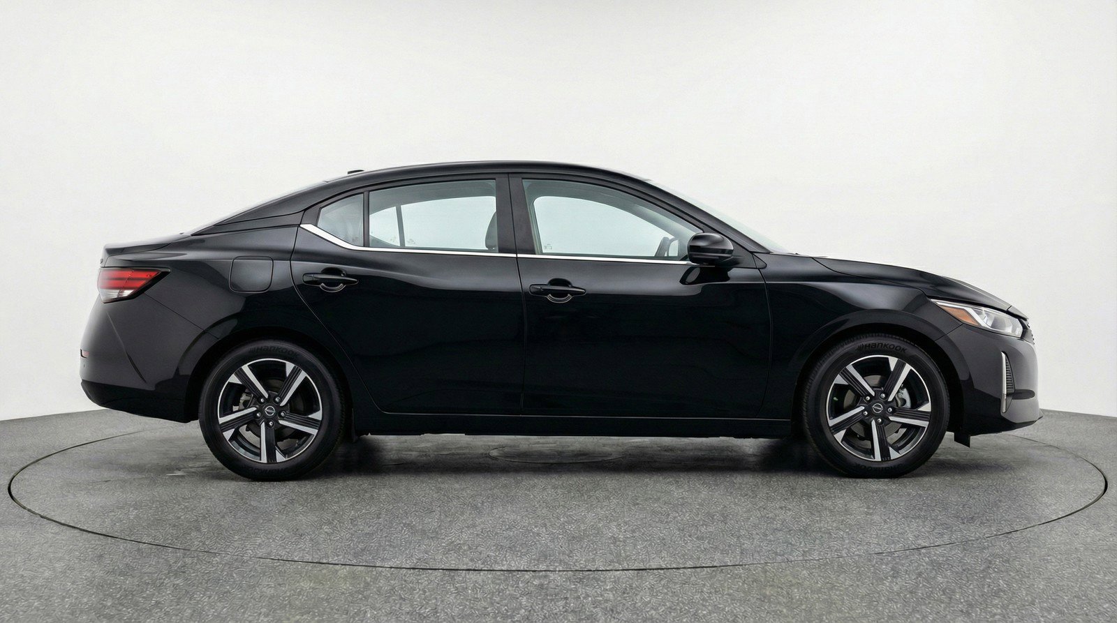 Used 2025 Nissan Sentra SV FWD image 11