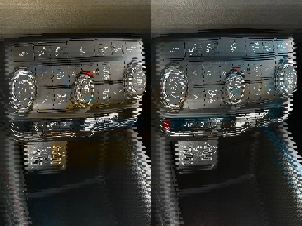 Used 2024 Dodge Durango GT image 42