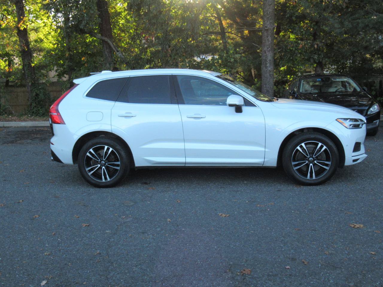 Used 2018 Volvo XC60 T6 Momentum AWD/4WD image 7