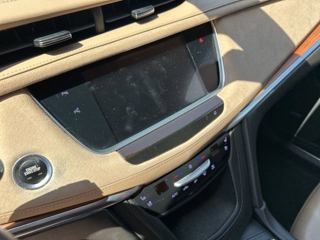 Used 2018 Cadillac XT5 Platinum w/ Driver Assist Package AWD/4WD image 9