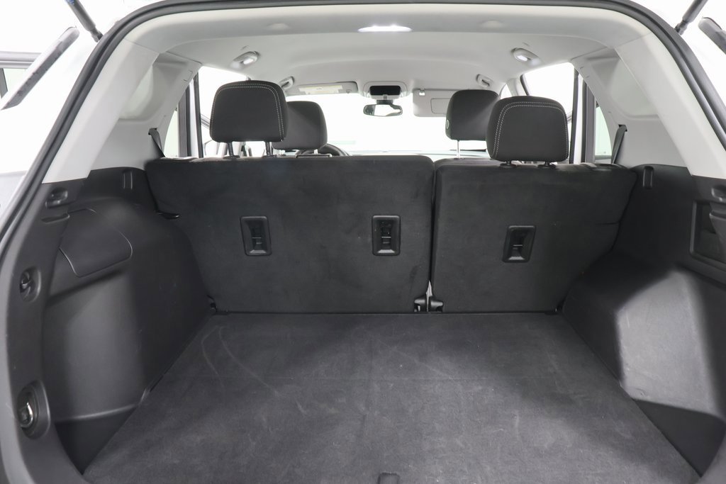 Used 2024 GMC Terrain SLE image 25