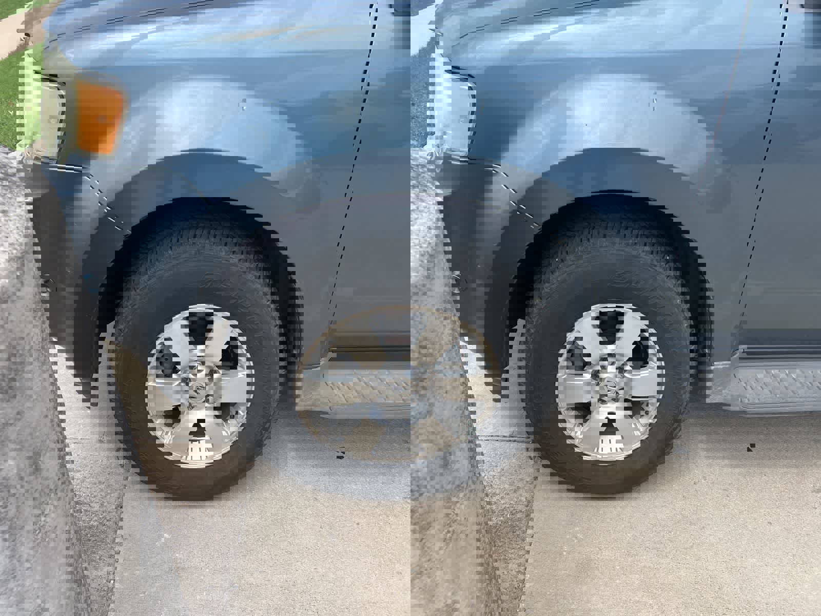 Used 2011 Ford Escape Limited w/ 302A Rapid Spec Order Code FWD image 13