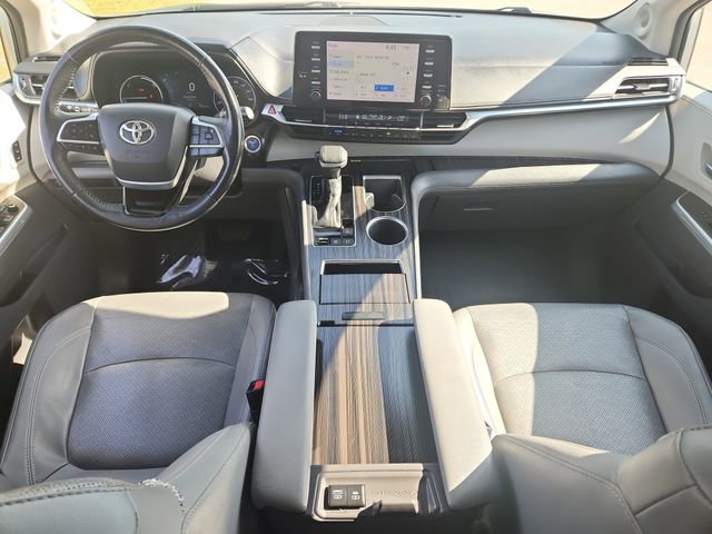 Used 2021 Toyota Sienna Limited FWD image 15