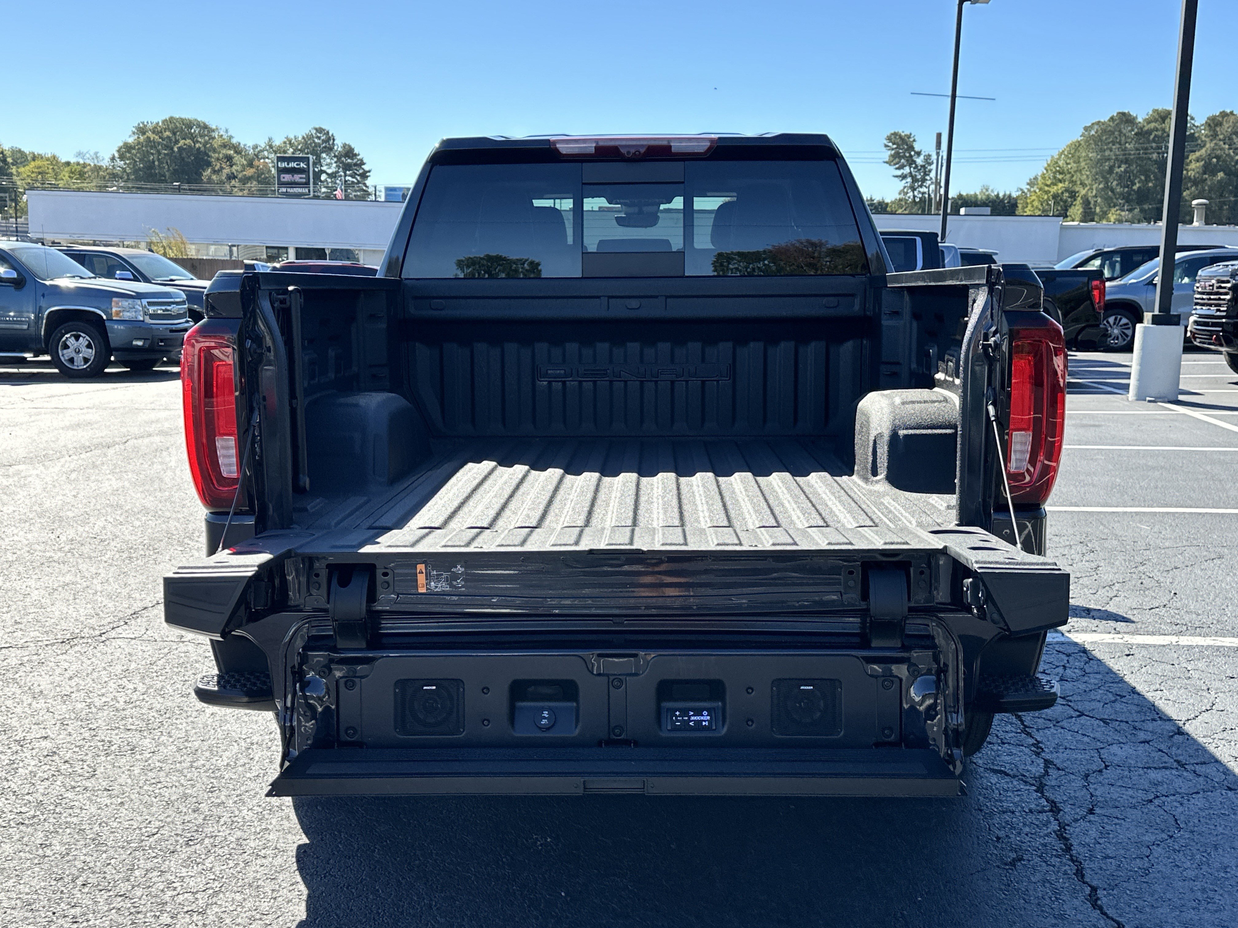 Used 2023 GMC Sierra 1500 Denali Ultimate AWD/4WD image 14