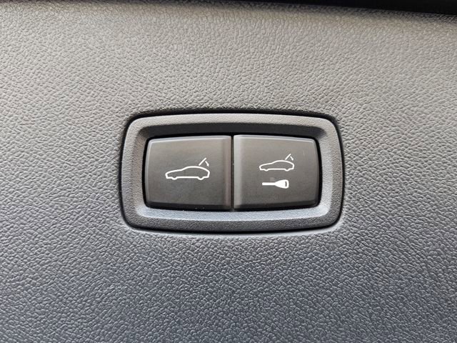 Used 2023 Porsche Cayenne Platinum Edition image 27