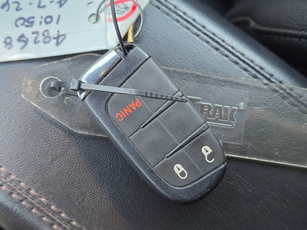 Used 2024 Jeep Compass Latitude AWD/4WD image 30