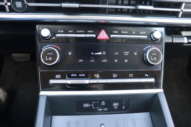 Used 2025 Hyundai Santa Fe SEL image 16