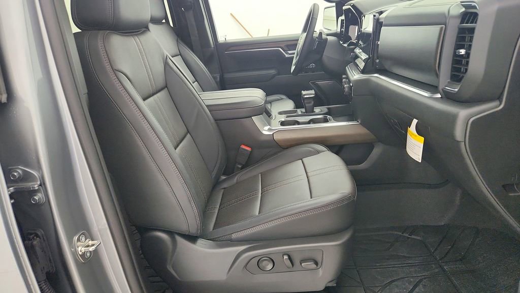 New 2026 Chevrolet Silverado 1500 High Country w/ High Country Premium Package AWD/4WD image 34