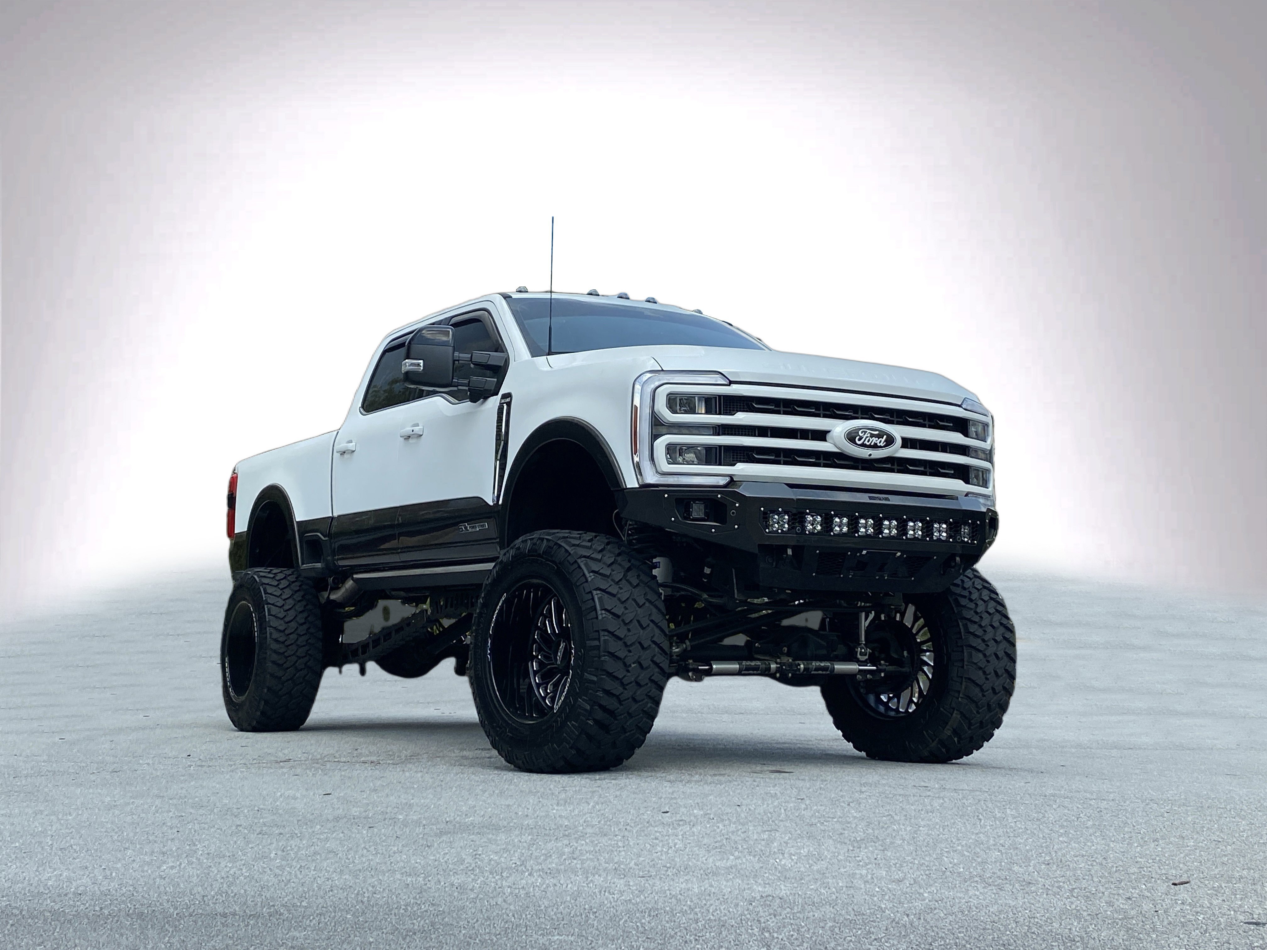 Used 2024 Ford F250 King Ranch AWD/4WD image 2