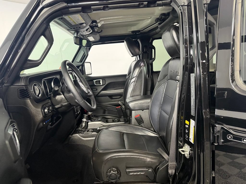 Used 2023 Jeep Wrangler Unlimited Sahara w/ Cold Weather Group AWD/4WD image 21