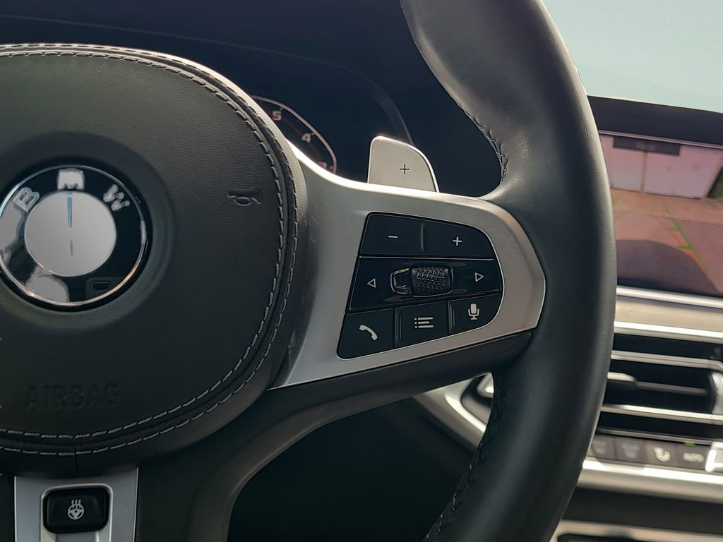 Used 2021 BMW X7 M50i w/ Dynamic Handling Package image 28