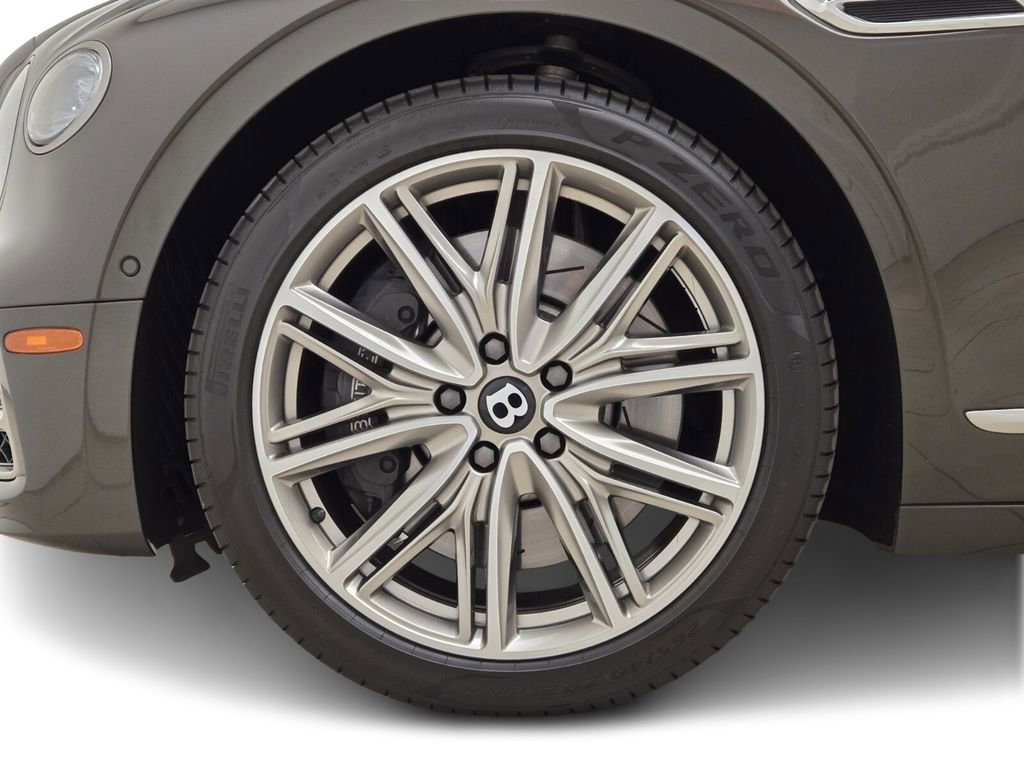 Used 2023 Bentley Flying Spur Plug-In Hybrid image 6