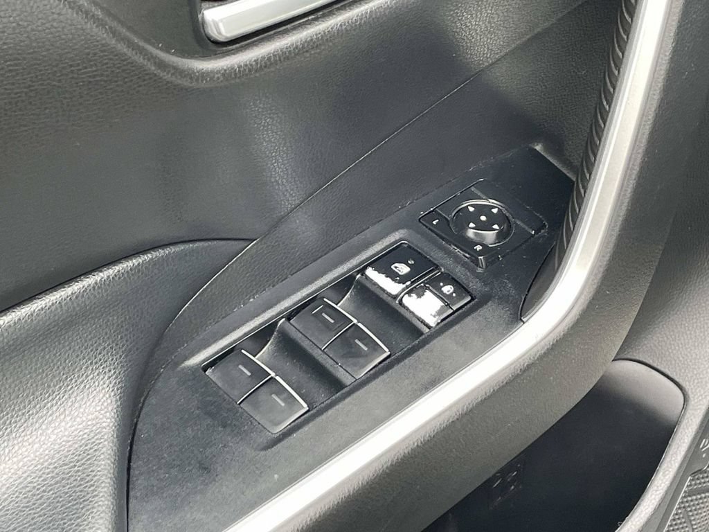 Used 2022 Toyota RAV4 XLE w/ Convenience Package FWD image 21