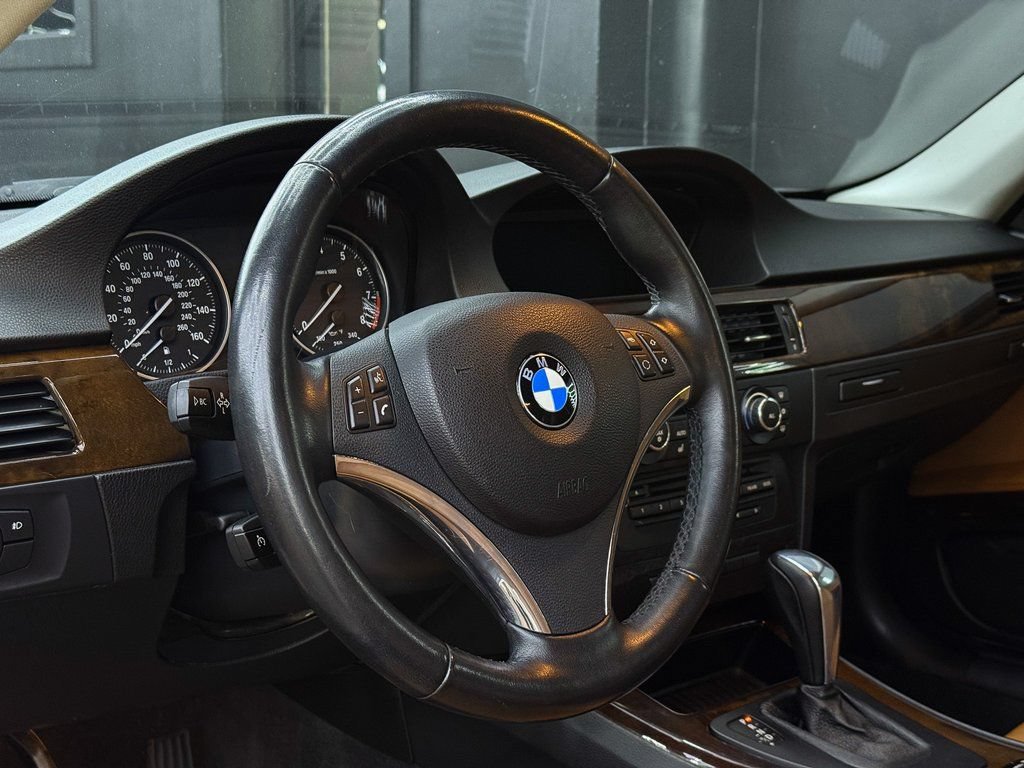 Used 2011 BMW 335i xDrive Coupe AWD/4WD image 14
