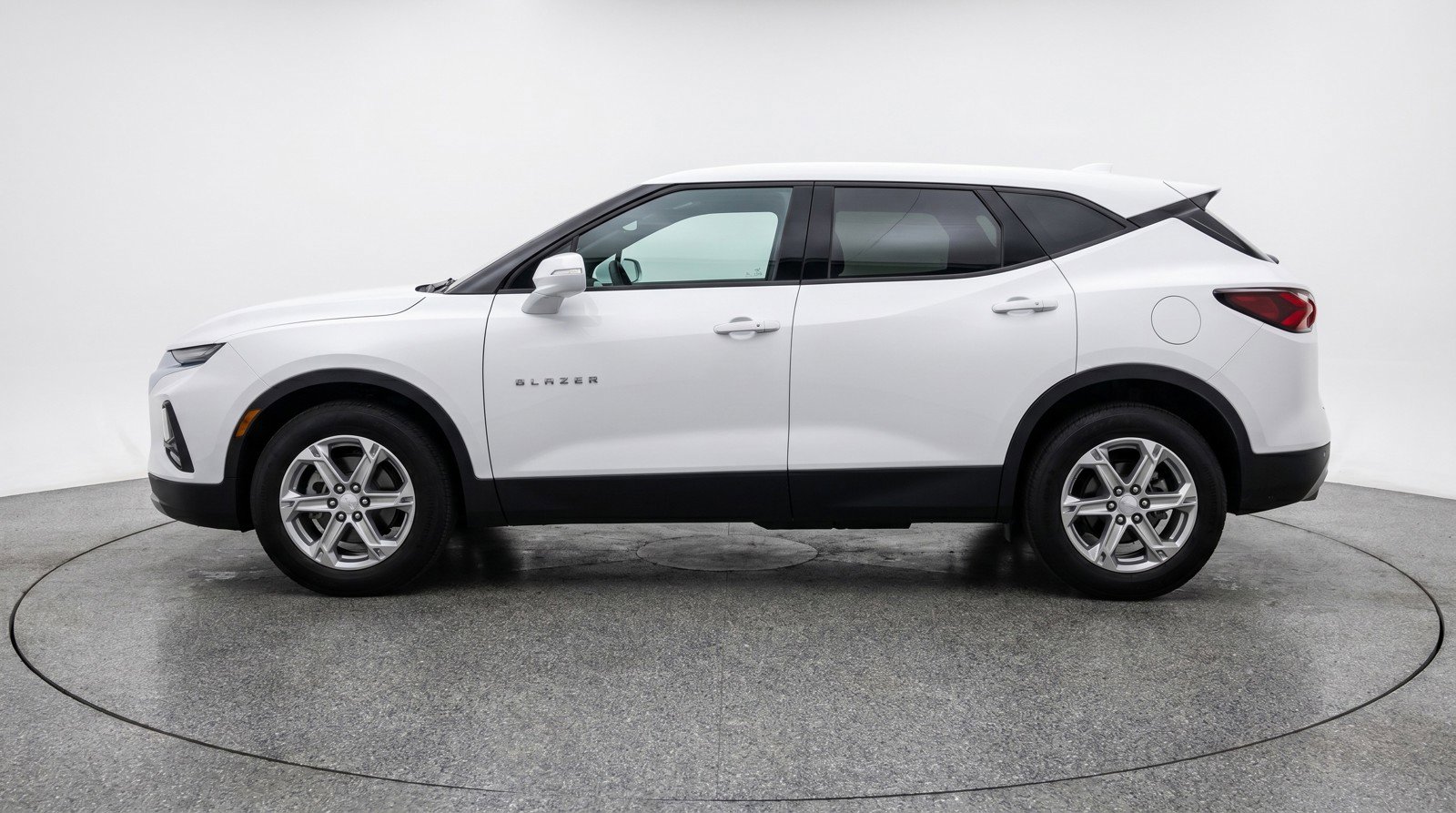 Used 2025 Chevrolet Blazer LT FWD image 5