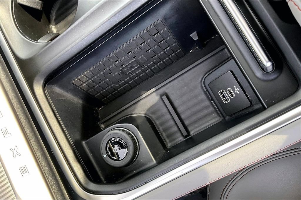 Certified 2025 Ford Expedition Active AWD/4WD image 28