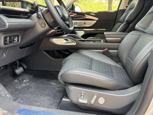 New 2026 Lincoln Nautilus Reserve AWD/4WD image 12