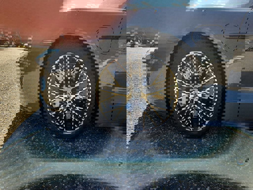 Used 2020 Porsche Taycan Turbo image 9