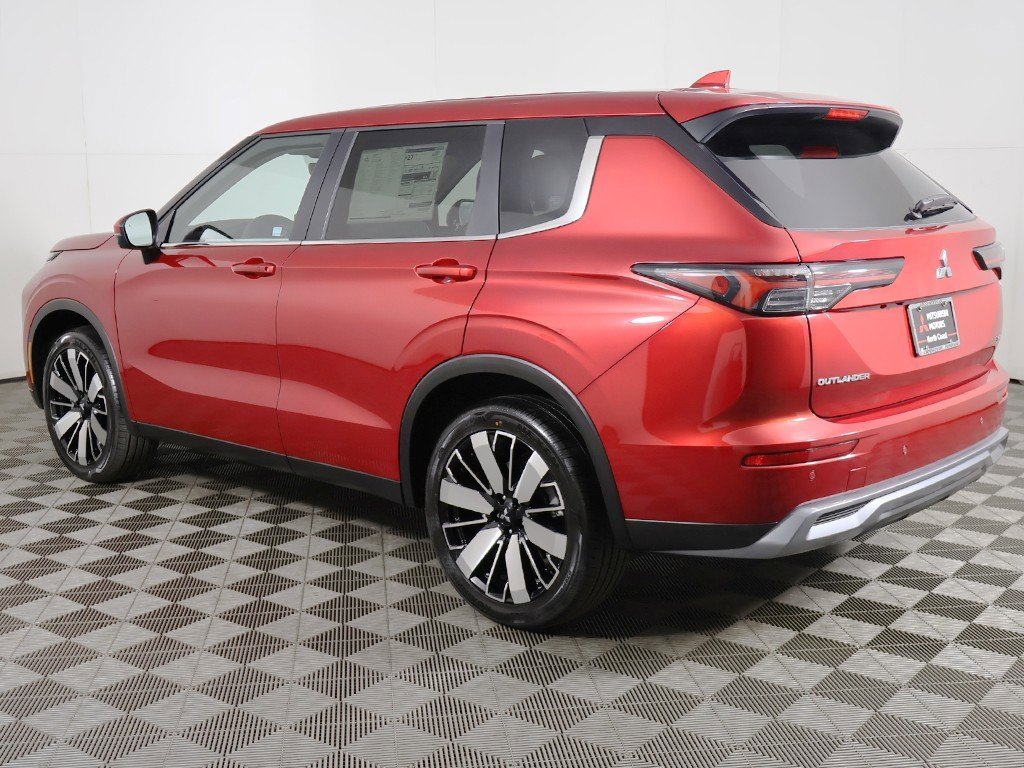 New 2025 Mitsubishi Outlander SE image 16