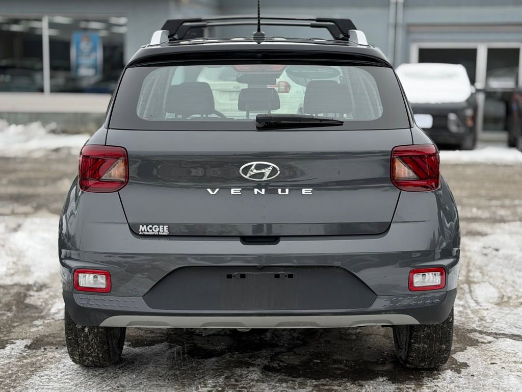 Used 2024 Hyundai Venue Limited image 4
