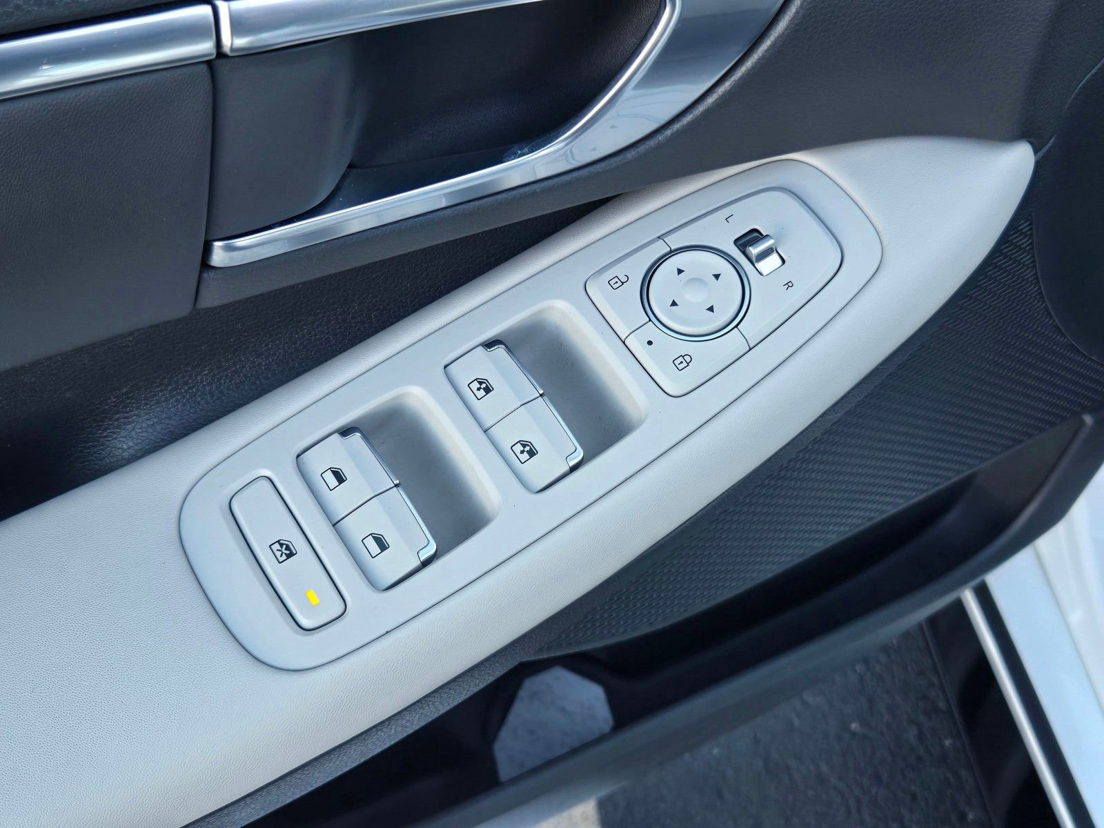 Used 2023 Hyundai Sonata SEL image 9