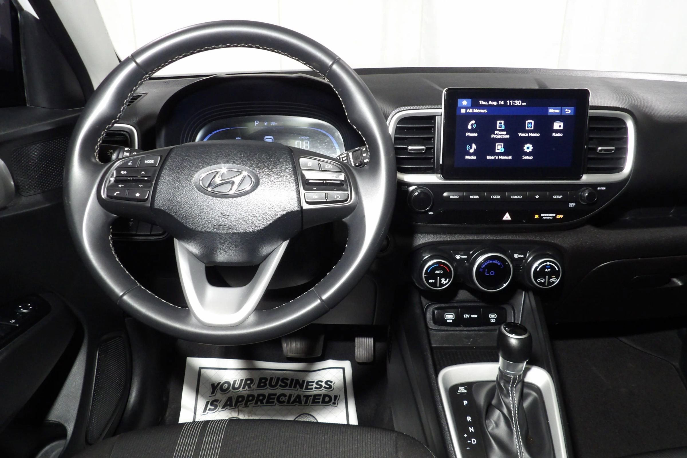 Used 2024 Hyundai Venue SEL image 14