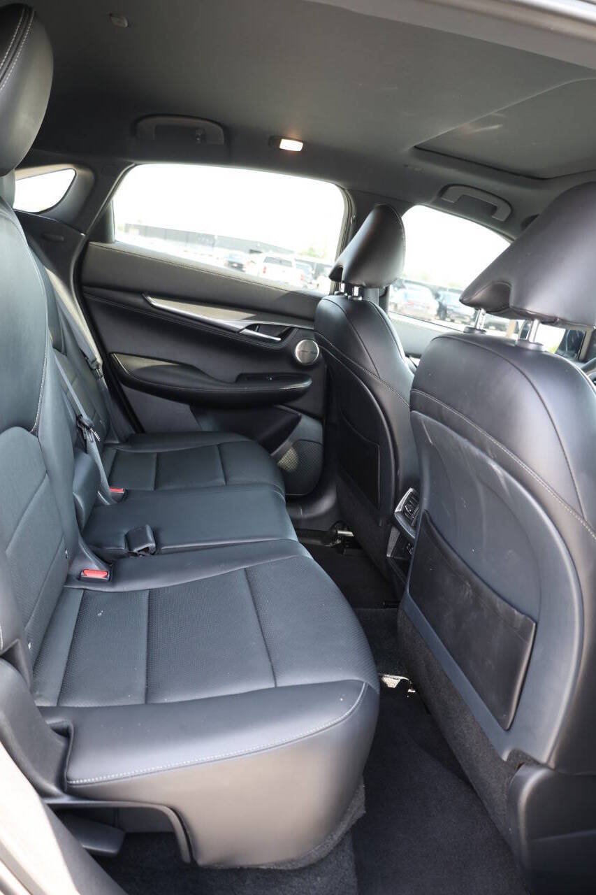Used 2023 INFINITI QX55 Essential AWD/4WD image 16