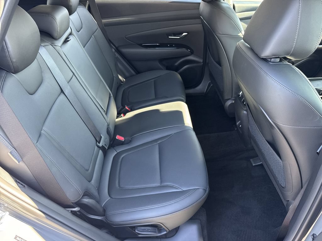 Used 2025 Hyundai Tucson Limited AWD/4WD image 15