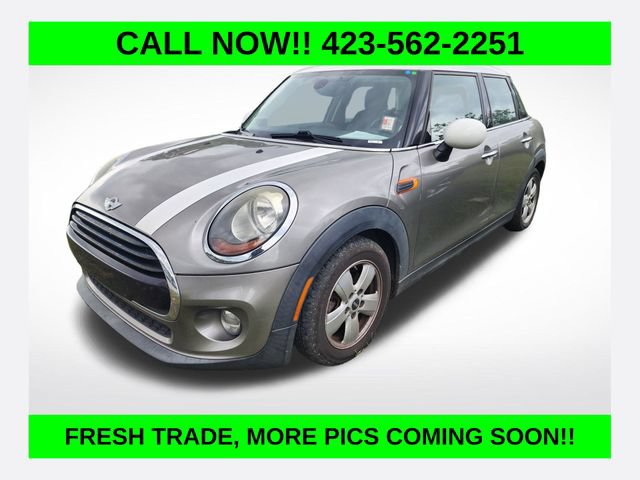 Used 2017 MINI Cooper 4-Door Hardtop FWD image 1