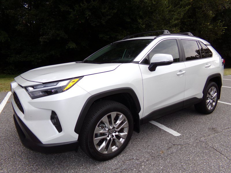 Used 2025 Toyota RAV4 XLE Premium w/ Weather Package FWD image 1