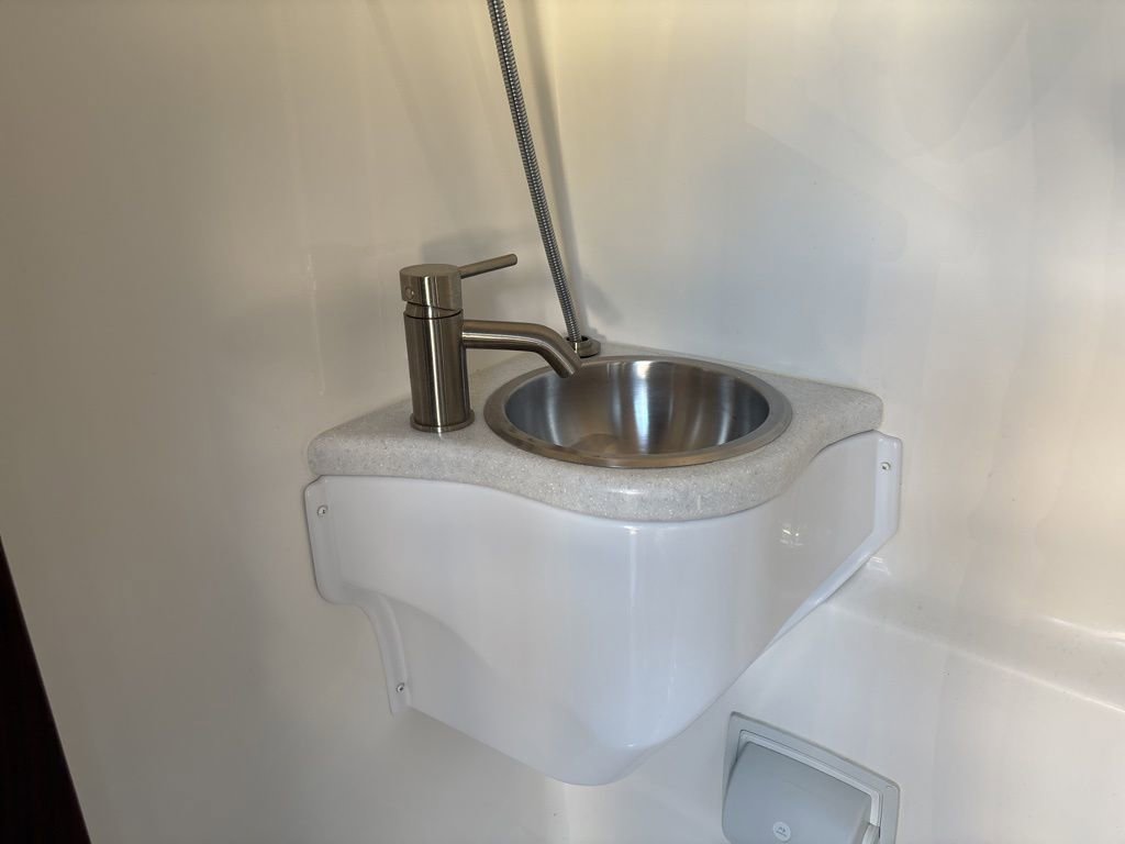 Used 2022 Mercedes-Benz Sprinter 2500 image 49