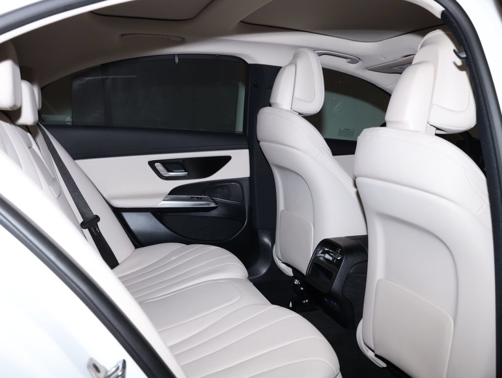 Used 2026 Mercedes-Benz E 350 4MATIC Sedan image 37