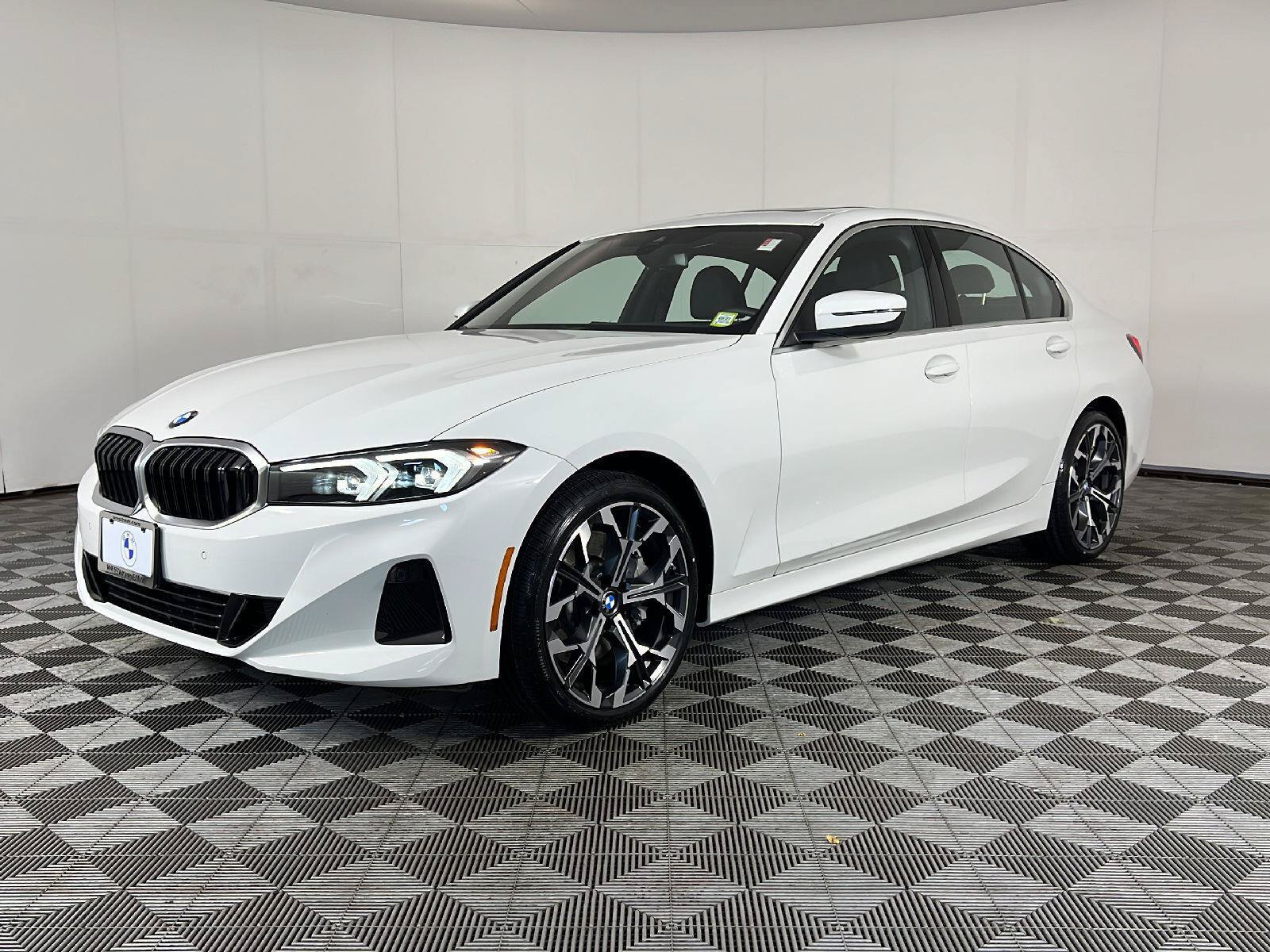 New 2026 BMW 330i xDrive Sedan AWD/4WD image 6