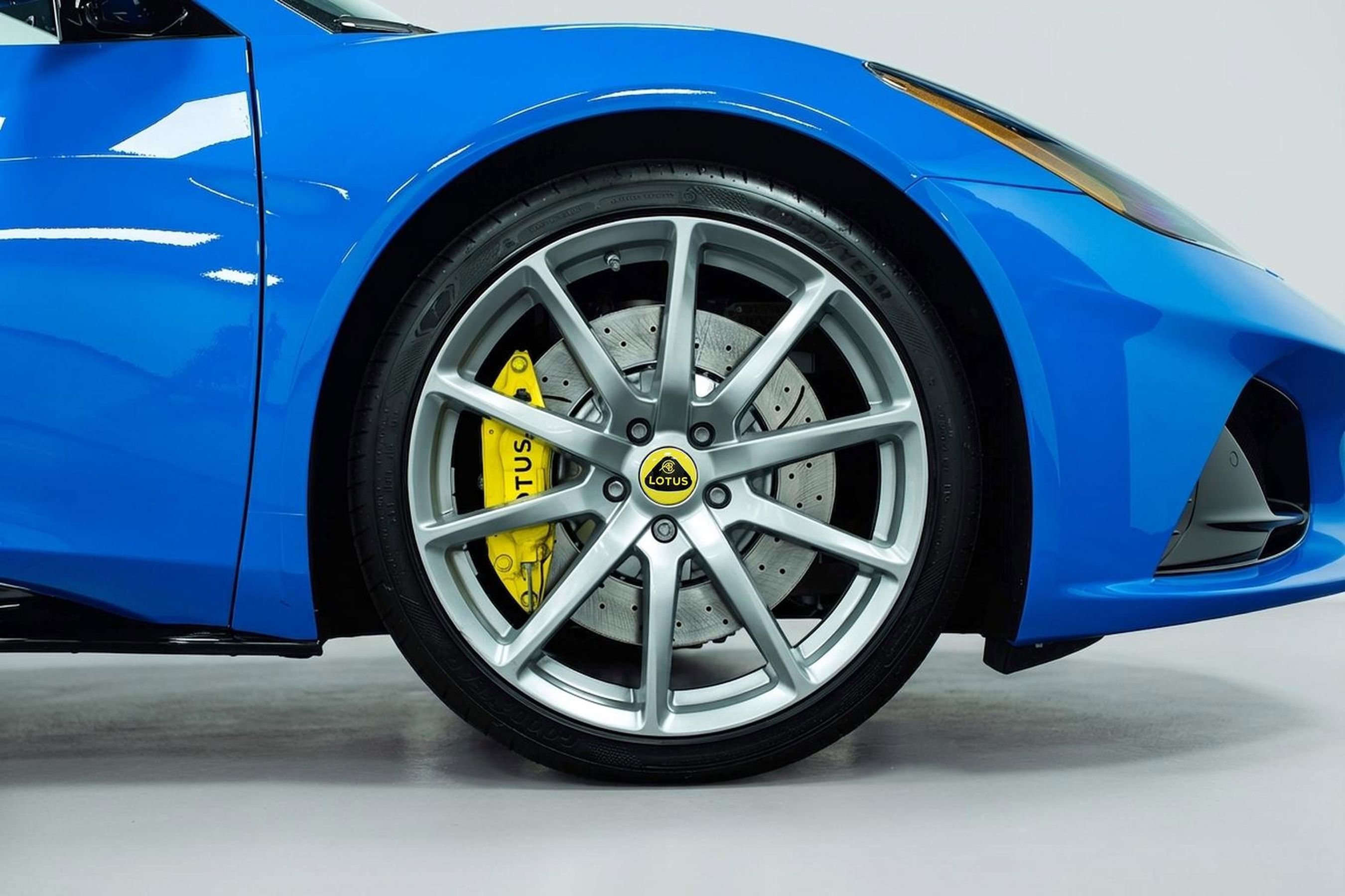 New 2025 Lotus Emira image 6