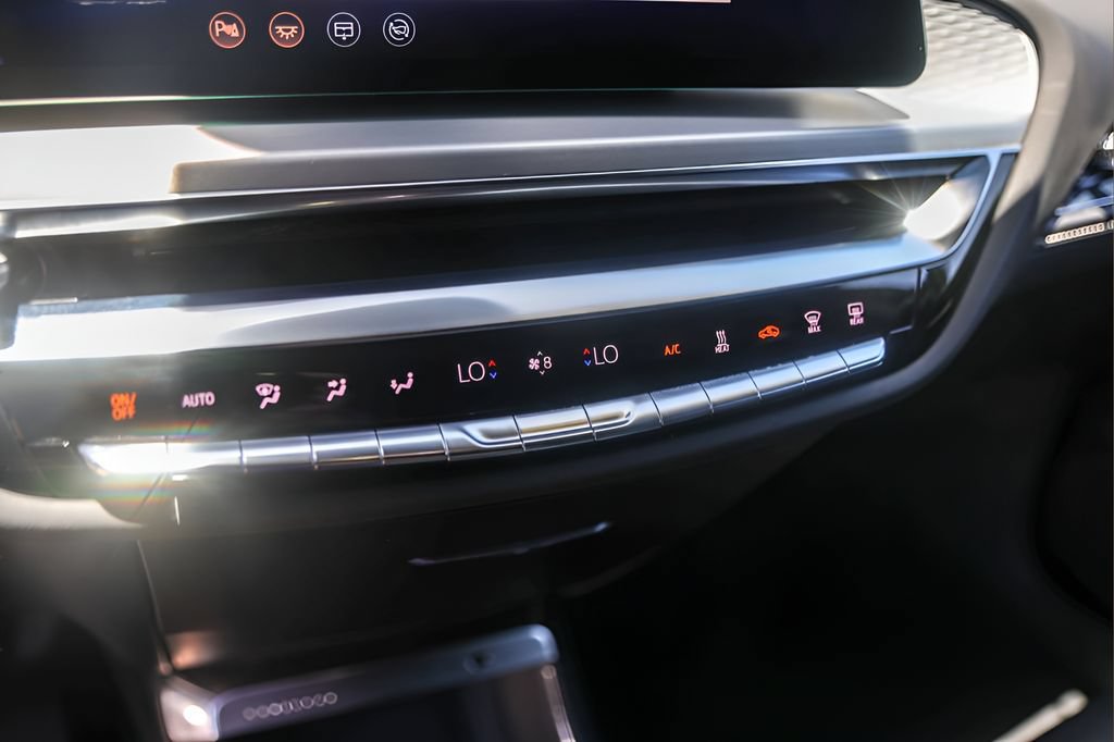 Certified 2024 Cadillac Lyriq Luxury AWD/4WD image 16