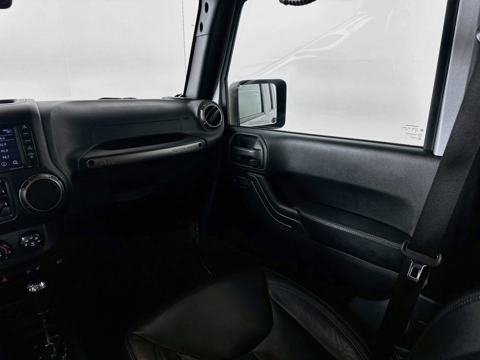 Used 2018 Jeep Wrangler Unlimited Sahara AWD/4WD image 22