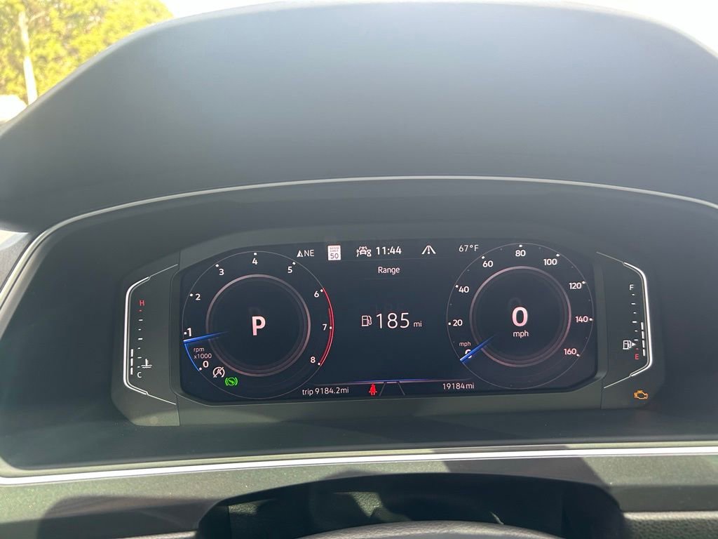 Used 2024 Volkswagen Tiguan SEL R-Line image 25