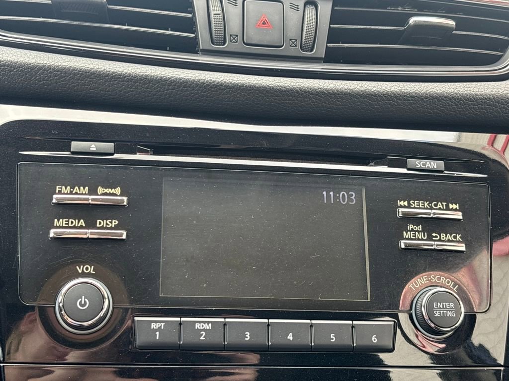 Used 2017 Nissan Rogue S image 12