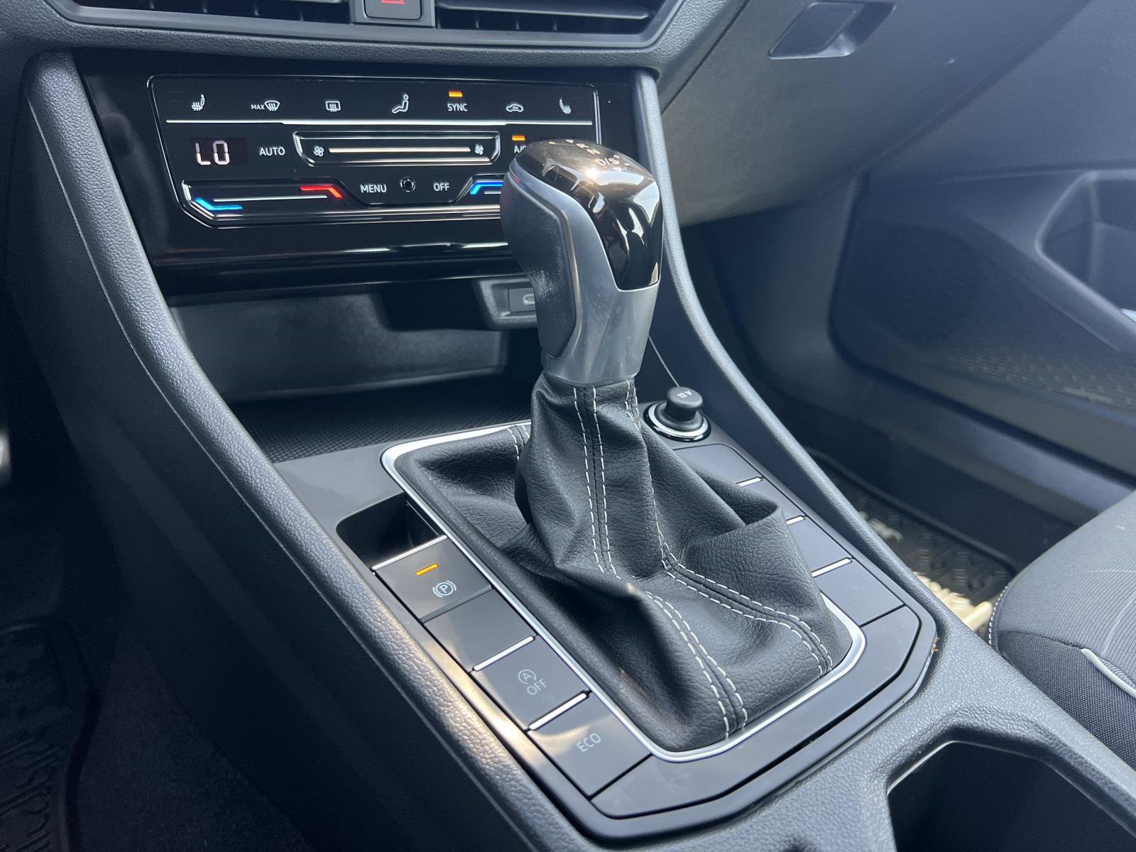 Used 2025 Volkswagen Jetta Sport image 16