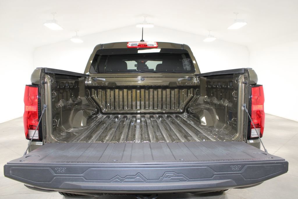 Used 2024 Chevrolet Colorado W/T image 13