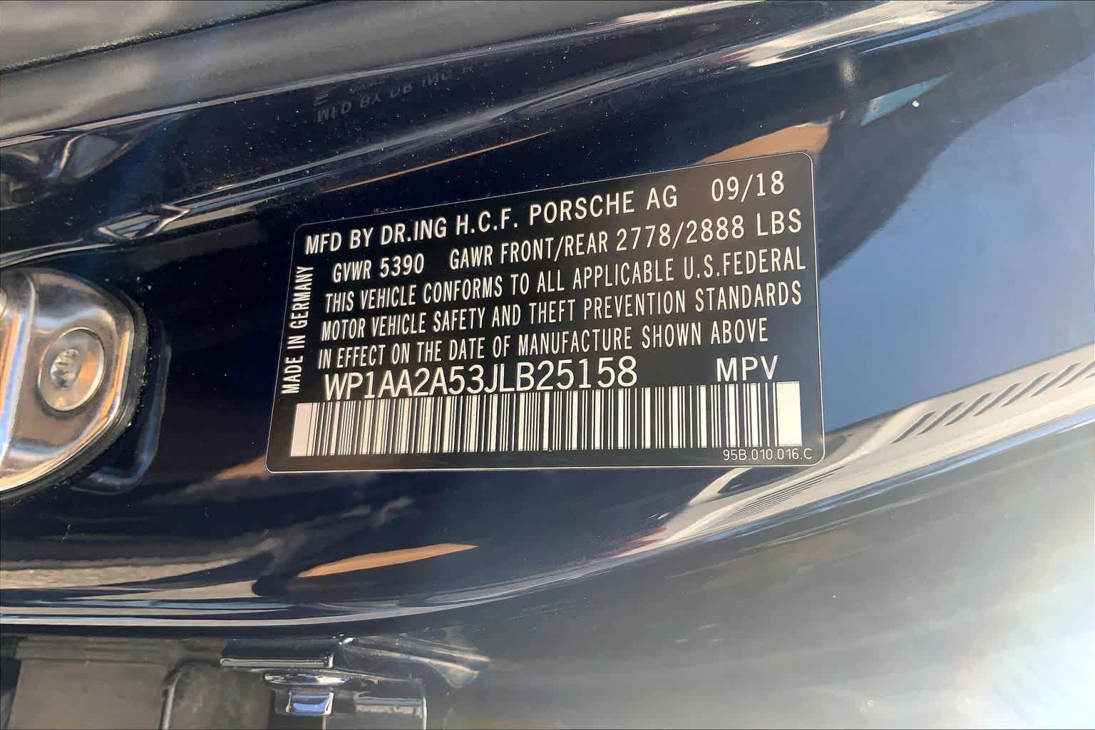 Used 2018 Porsche Macan AWD/4WD image 34