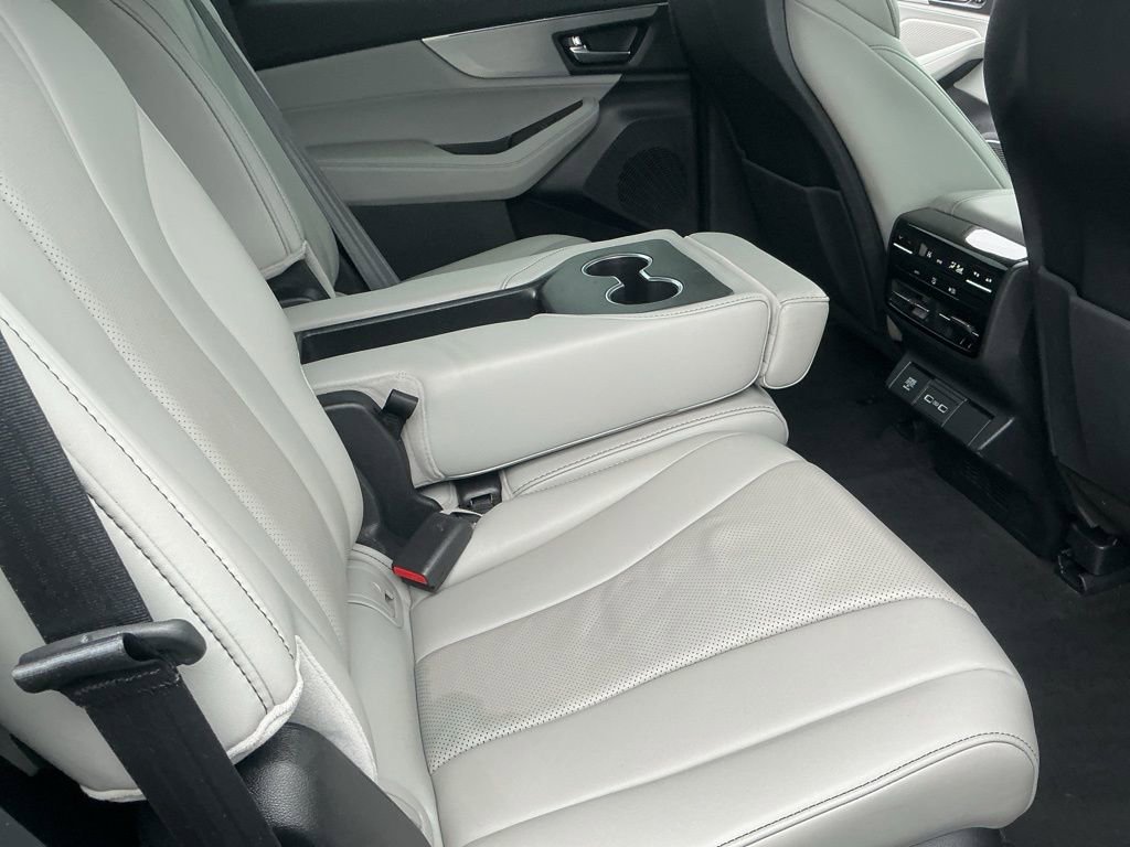 Used 2023 Acura MDX SH-AWD w/ Technology Package image 20
