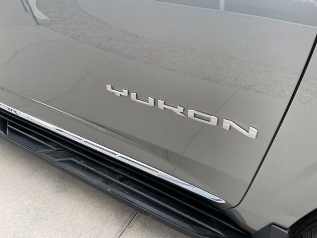 Used 2023 GMC Yukon XL SLT w/ SLT Premium Package image 23