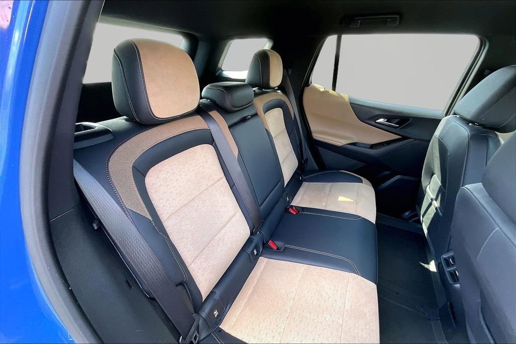 Used 2025 Chevrolet Equinox ACTIV w/ Safety and Technology Package image 28