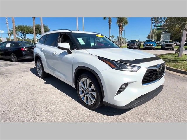 Used 2022 Toyota Highlander Limited image 35