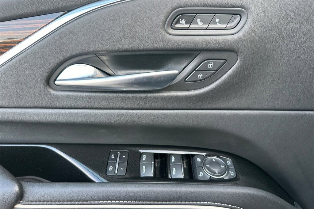 Used 2022 Cadillac Escalade Premium Luxury image 14